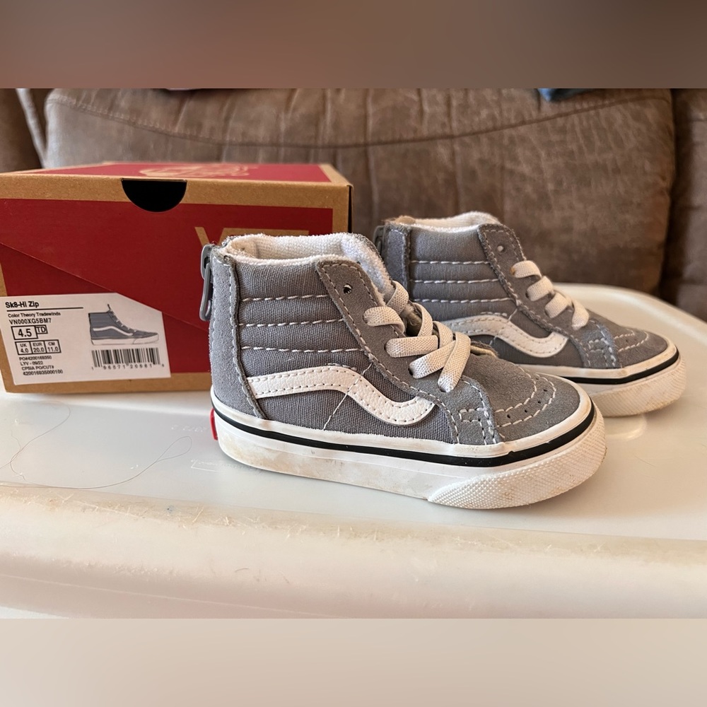 Toddler Sk8-Hi size 4.5 Van sneakers